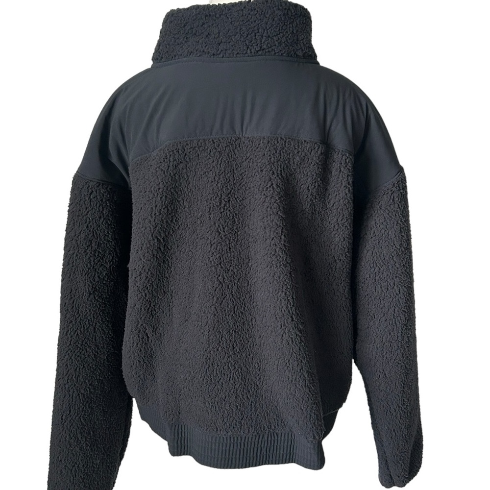 Under Armour Black Loose Sherpa Fleece Full Zip Jacket - Picture 2 of 9